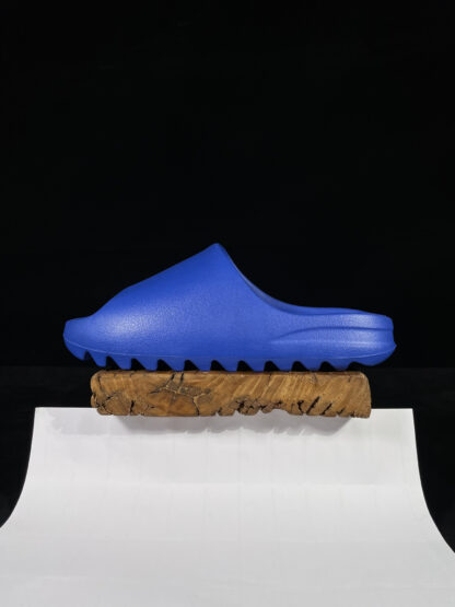Adidas Yeezy Blue Slide 'Azure'