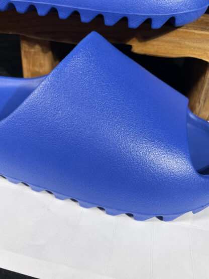 Adidas Yeezy Blue Slide 'Azure' - Image 5