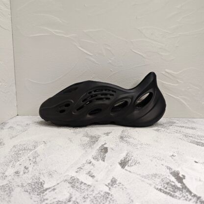 Adidas Yeezy Foam Runner 'Onyx' - Image 2